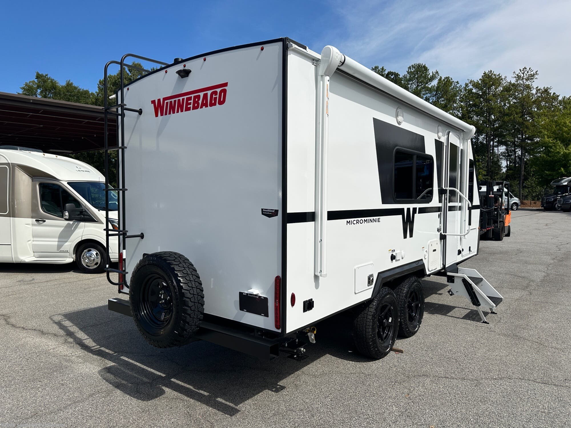 New 2027 Winnebago Micro Minnie 1800BH available in Norcross, Georgia
