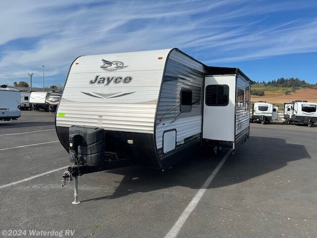 Used 2017 Jayco Jay Flight 27BHS available in Dayton, Oregon