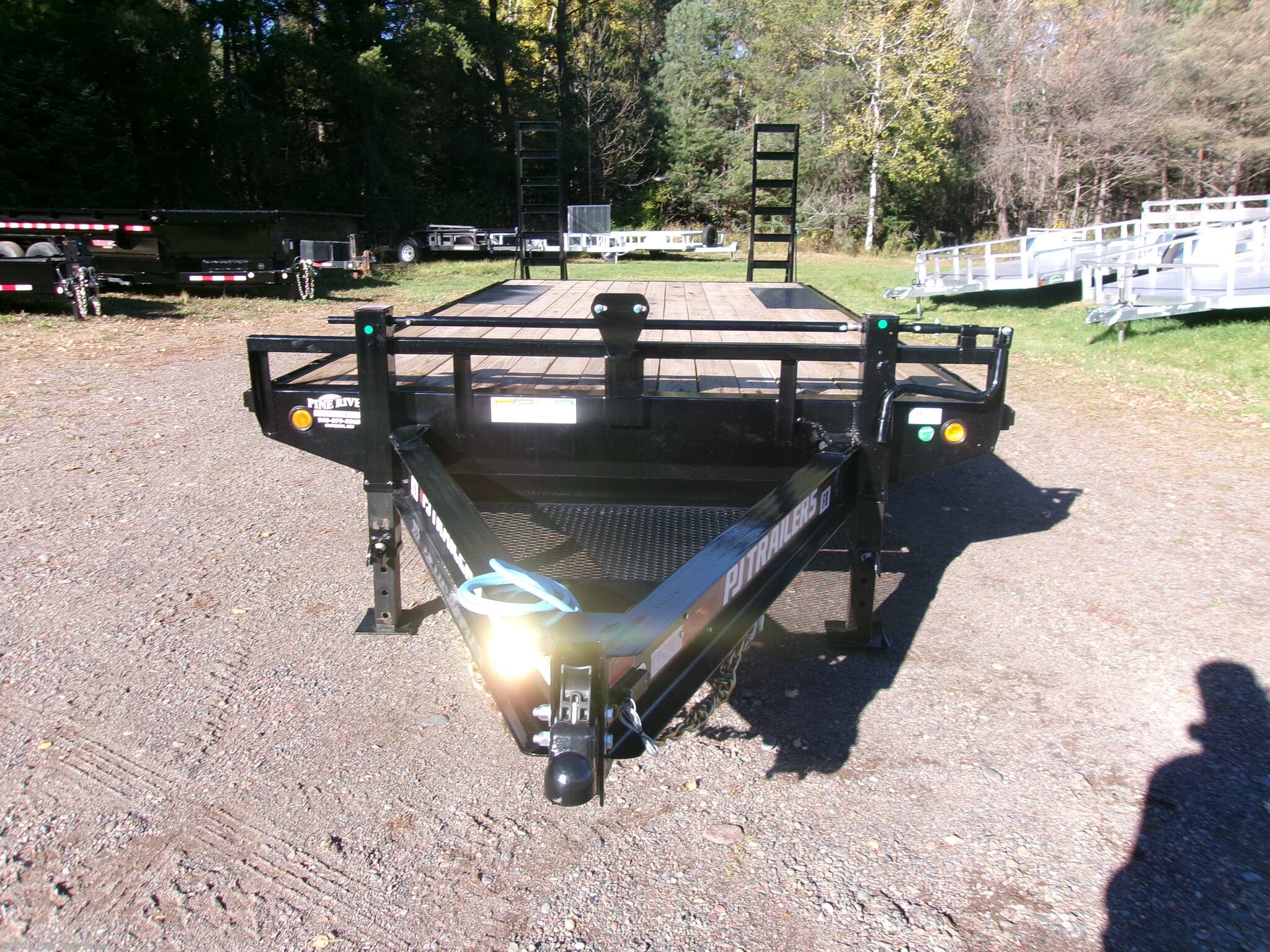 2025 F8  PJ 20&apos; F8 Deckover 14K by PJ Trailers from Pine River Sales in Cloquet, Minnesota