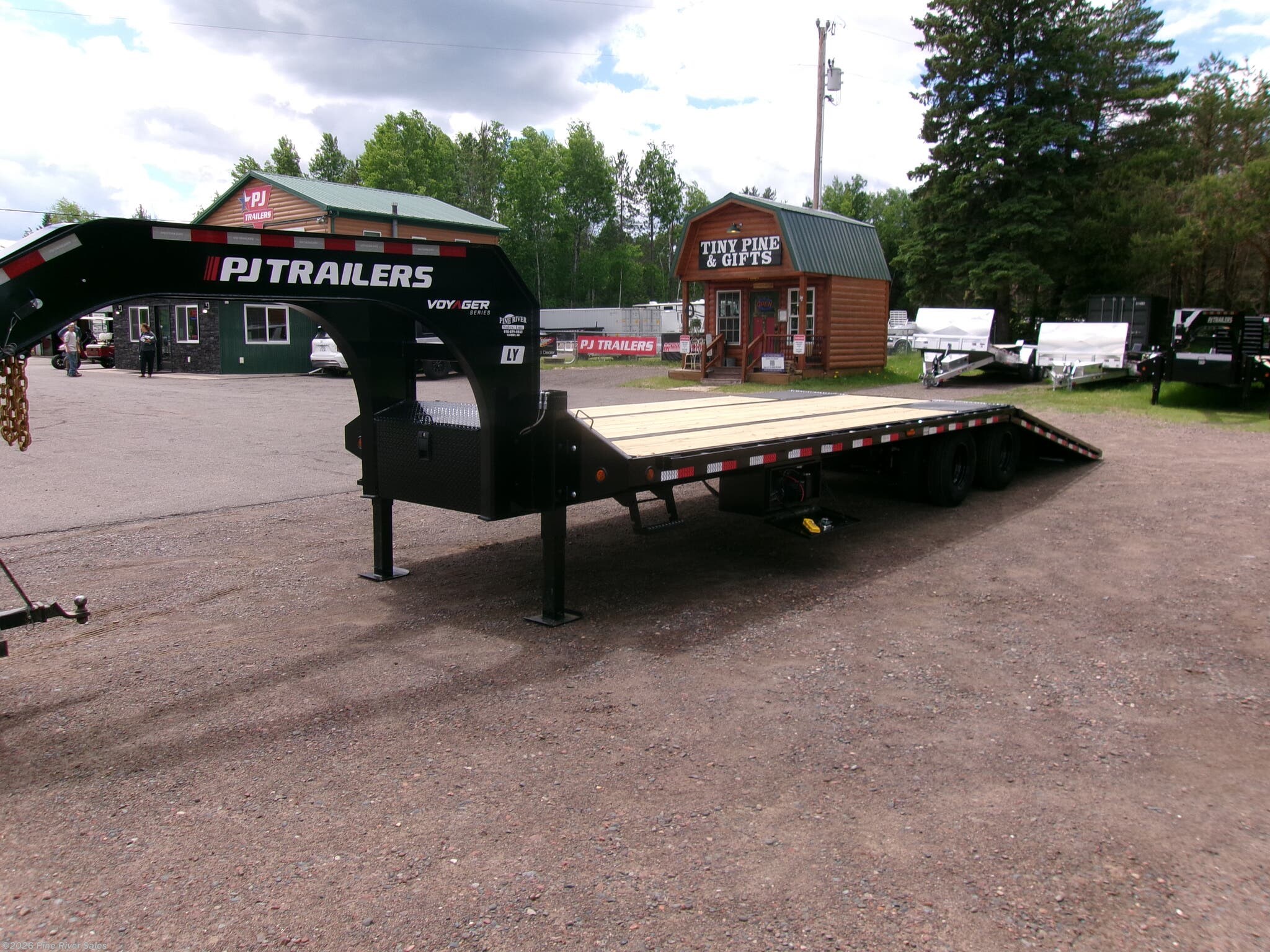 2027 PJ Trailers LY PJ  TILT GN HYD-DOVE