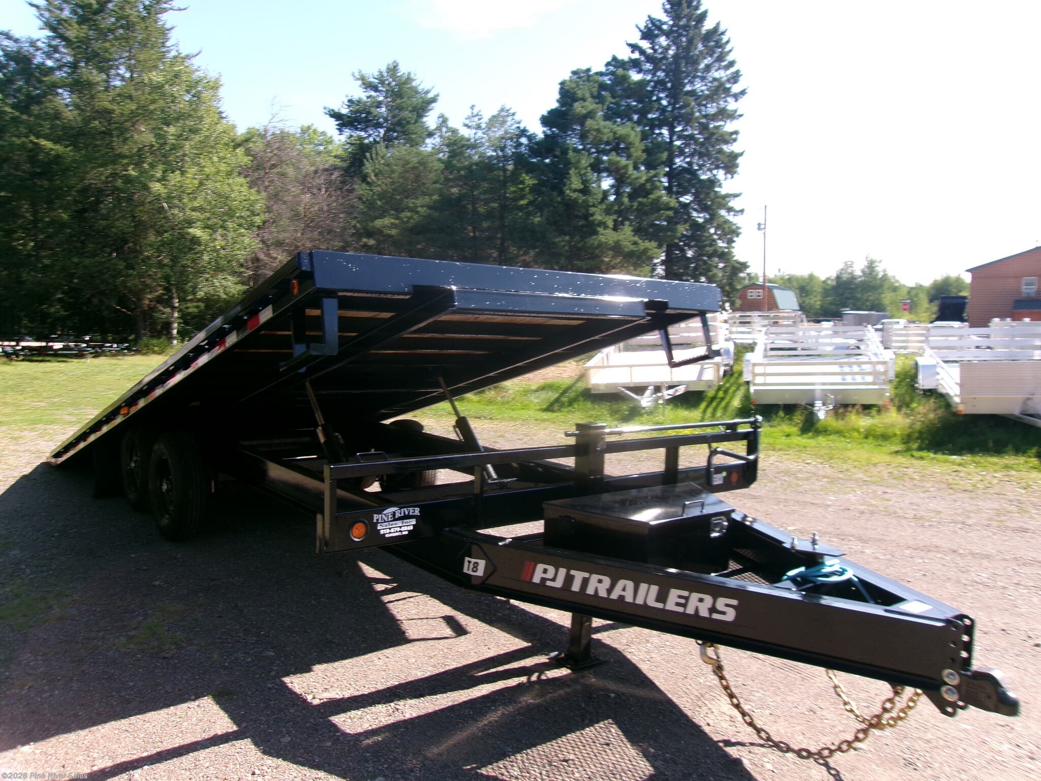 2027 PJ Trailers T8 PJ T8 22 Tilt Deckover 14k
