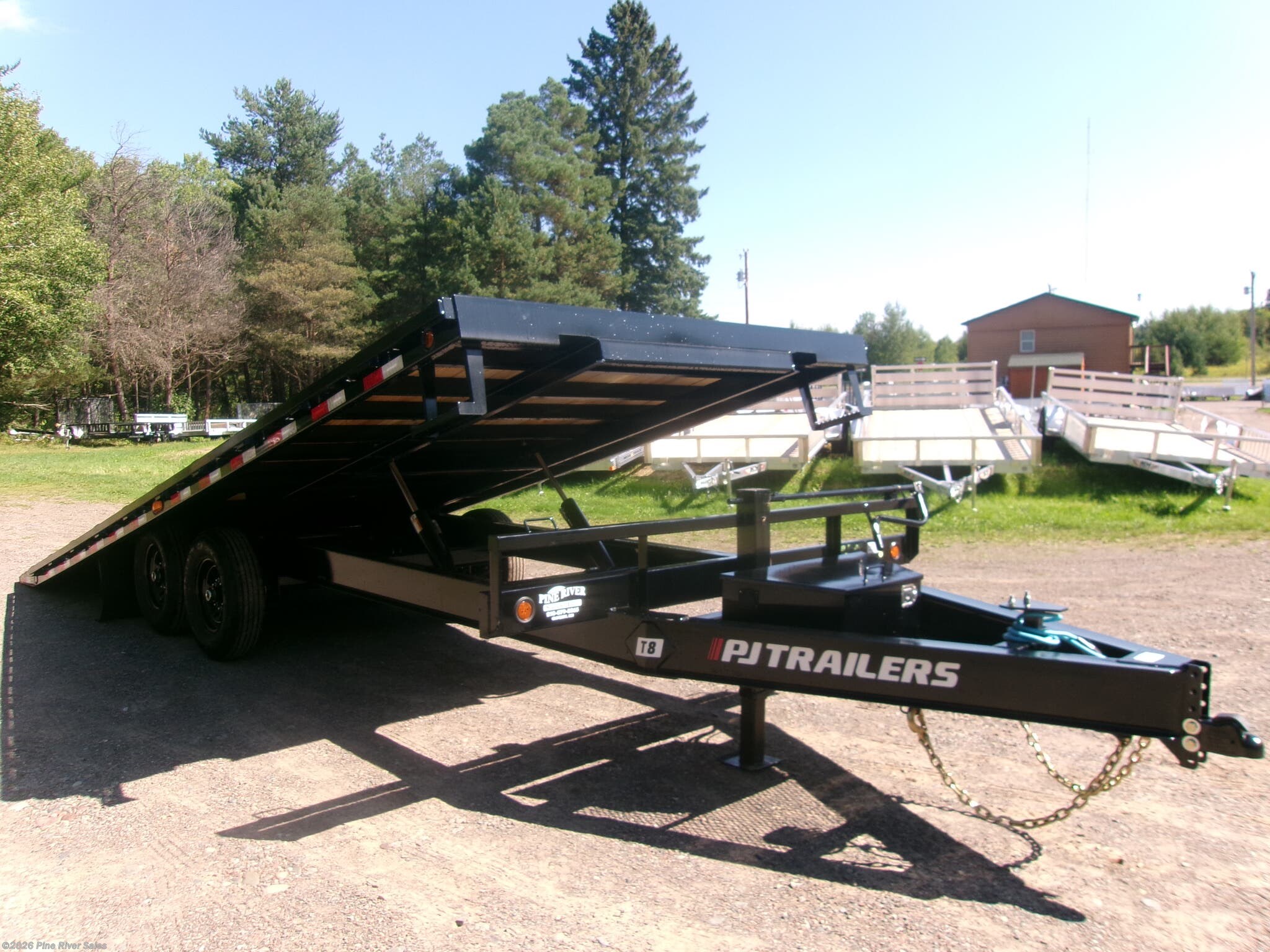 2027 PJ Trailers T8 PJ T8 22 Tilt Deckover 14k