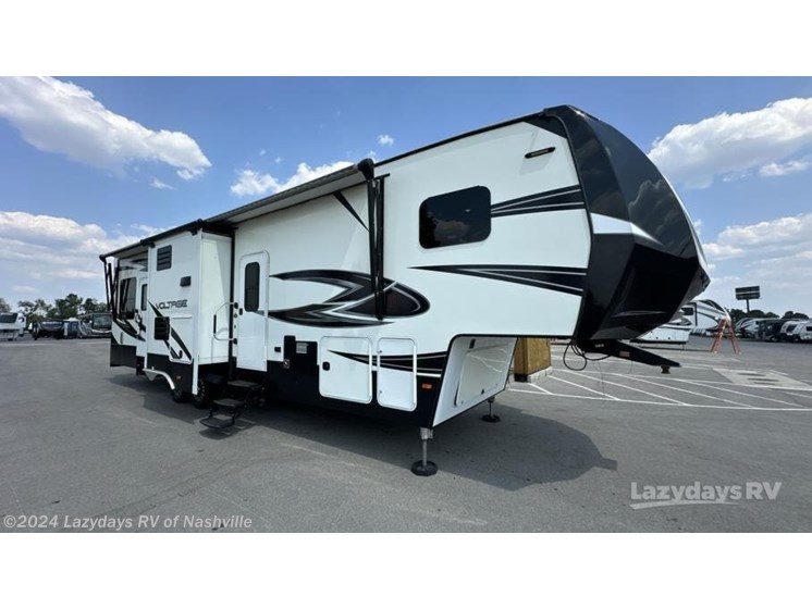 Used 2017 Dutchmen Voltage V3305 available in Murfreesboro, Tennessee