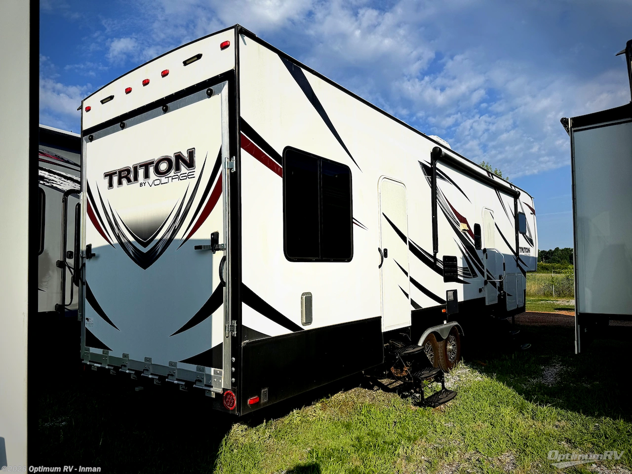 2016 Dutchmen Triton 3451 - Used Fifth Wheel For Sale by Optimum RV - Inman in Inman, South Carolina features Slideout