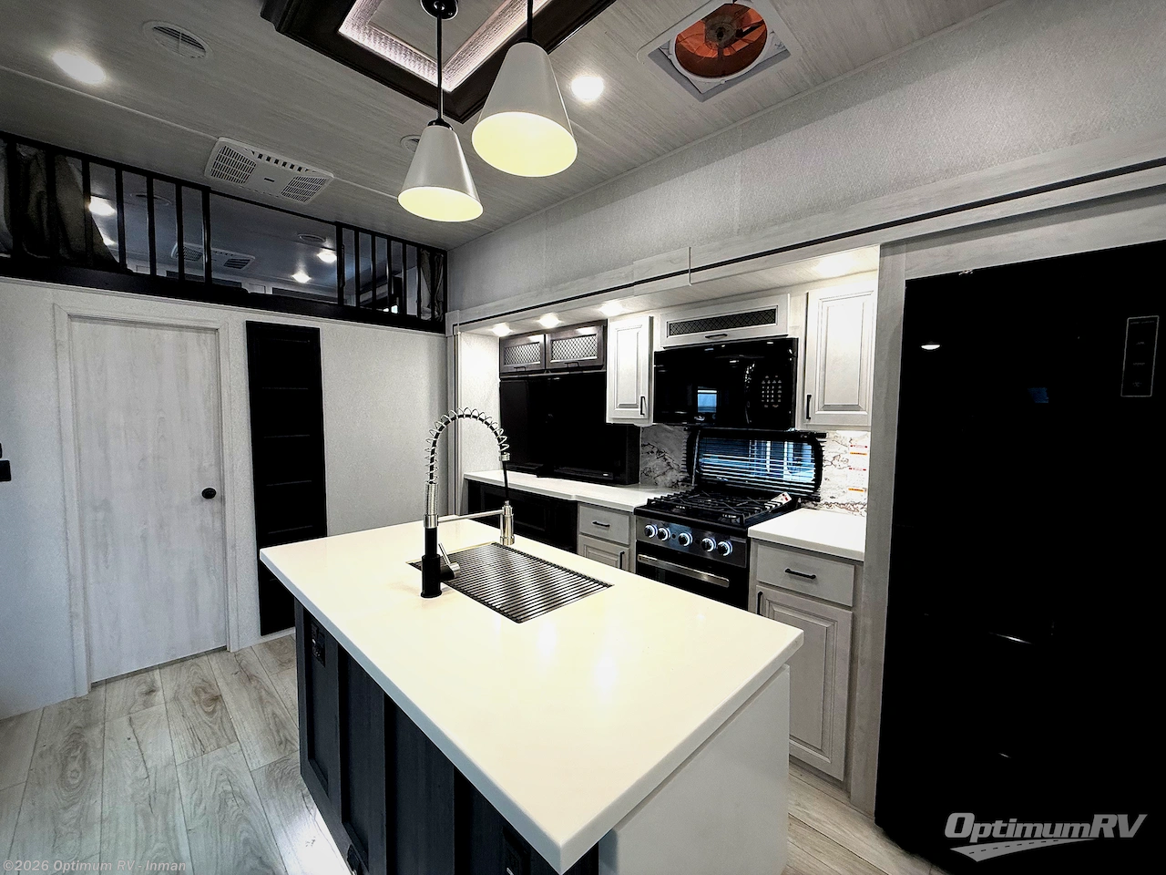 New 2025 East to West Ahara 390DS available in Inman, South Carolina