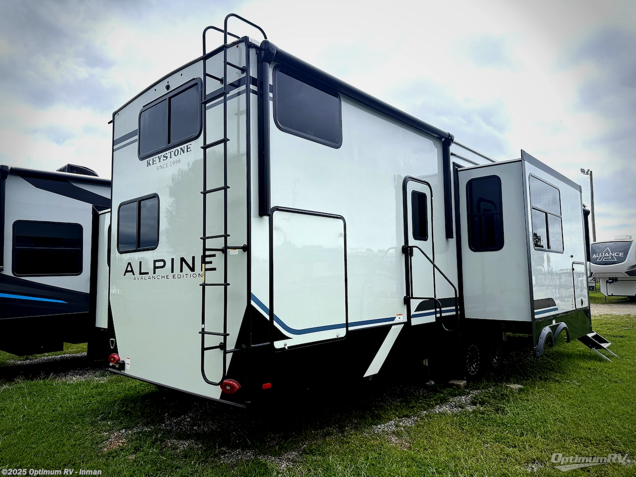 2026 Keystone Alpine Avalanche Edition 380LT - New Fifth Wheel For Sale by Optimum RV - Inman in Inman, South Carolina features Slideout, Awning
