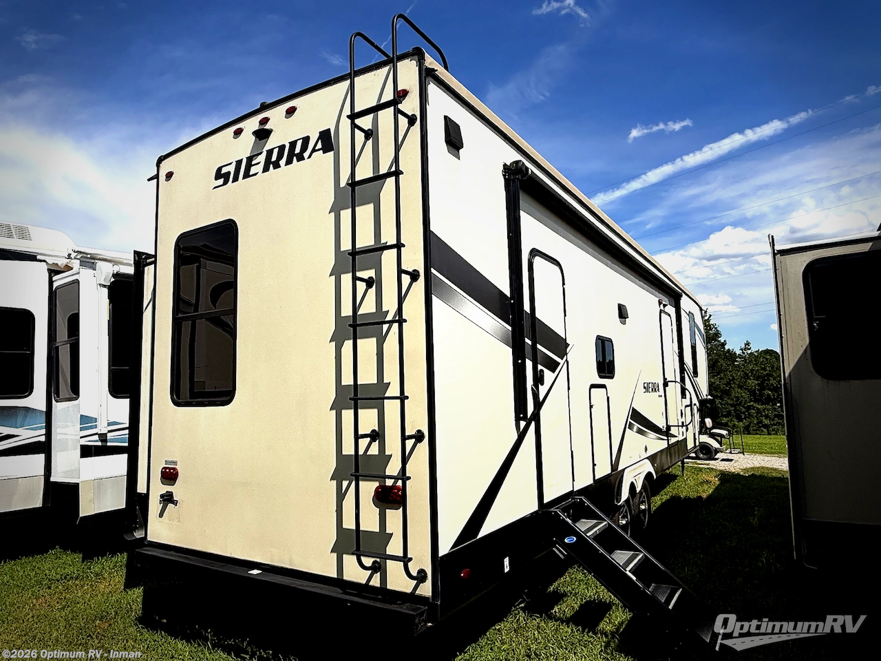 2020 Forest River Sierra 3330BH - Used Fifth Wheel For Sale by Optimum RV - Inman in Inman, South Carolina features Awning, Slideout