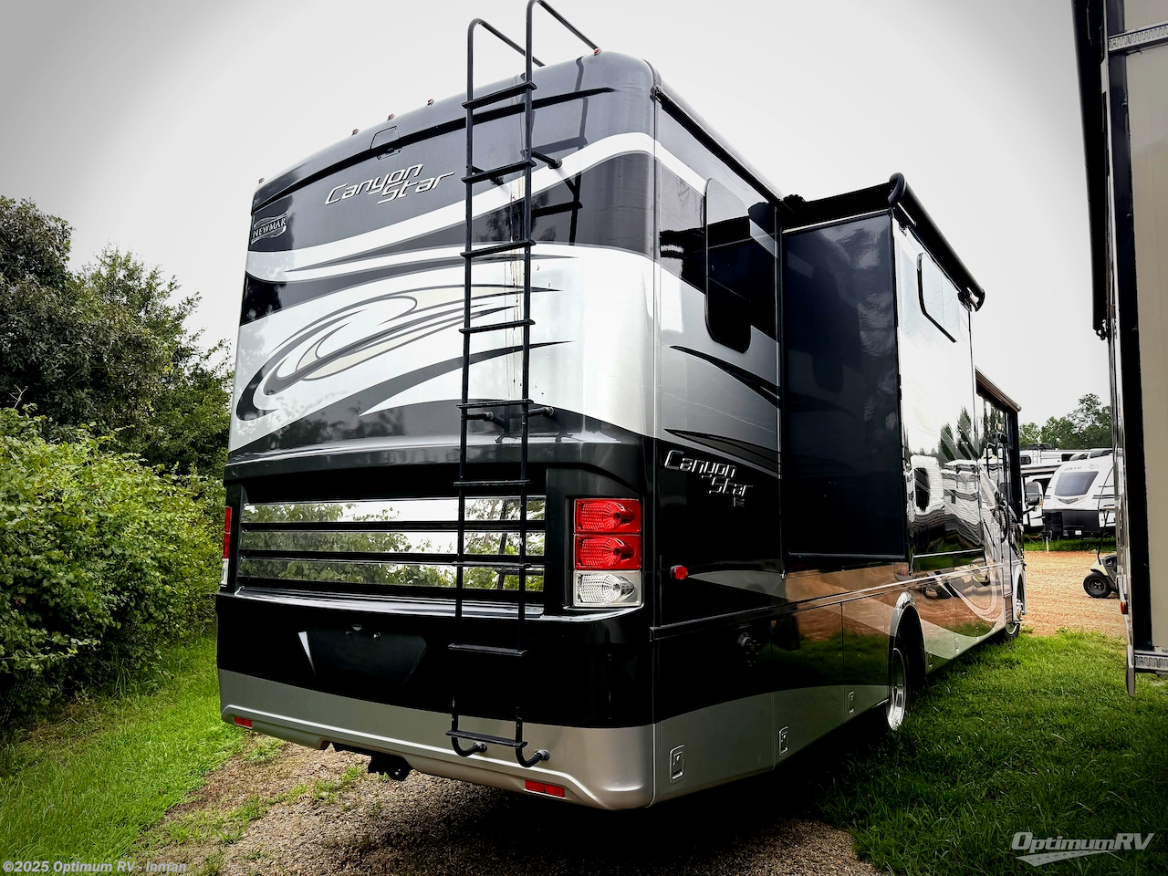 2016 Newmar Canyon Star 3710 - Used Class A For Sale by Optimum RV - Inman in Inman, South Carolina features Slideout