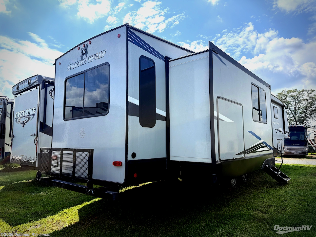 2022 Forest River Cherokee Arctic Wolf Suite 3660 - Used Fifth Wheel For Sale by Optimum RV - Inman in Inman, South Carolina features Awning, Slideout