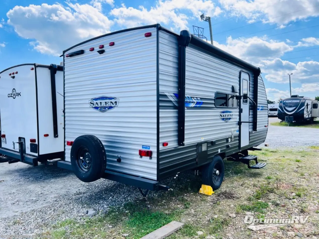 2023 Forest River Salem FSX 177BH - Used Travel Trailer For Sale by Optimum RV - Inman in Inman, South Carolina features Awning