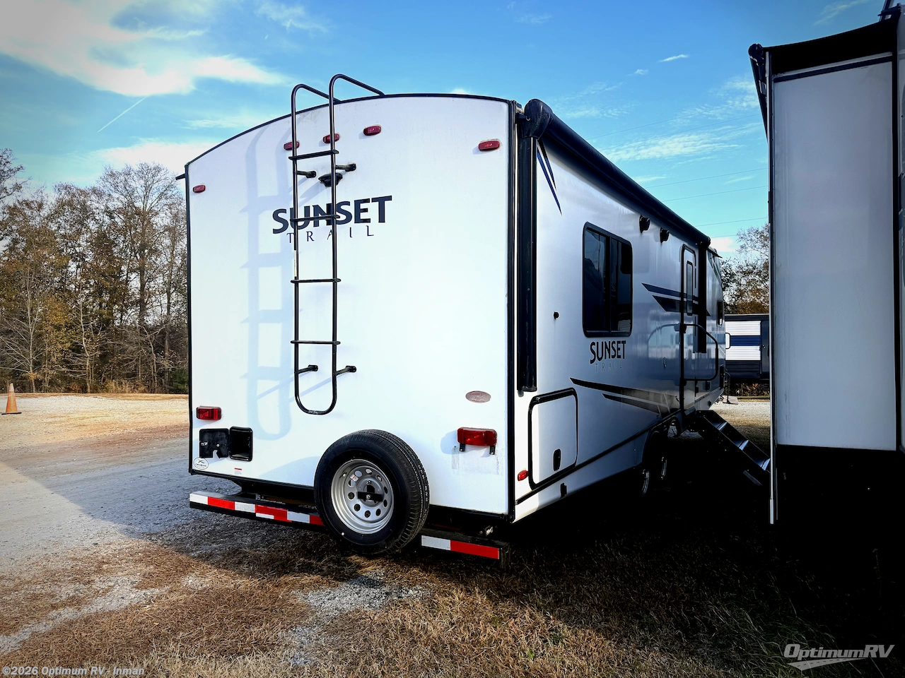 2021 CrossRoads Sunset Trail SS257FK - Used Travel Trailer For Sale by Optimum RV - Inman in Inman, South Carolina features Awning, Slideout