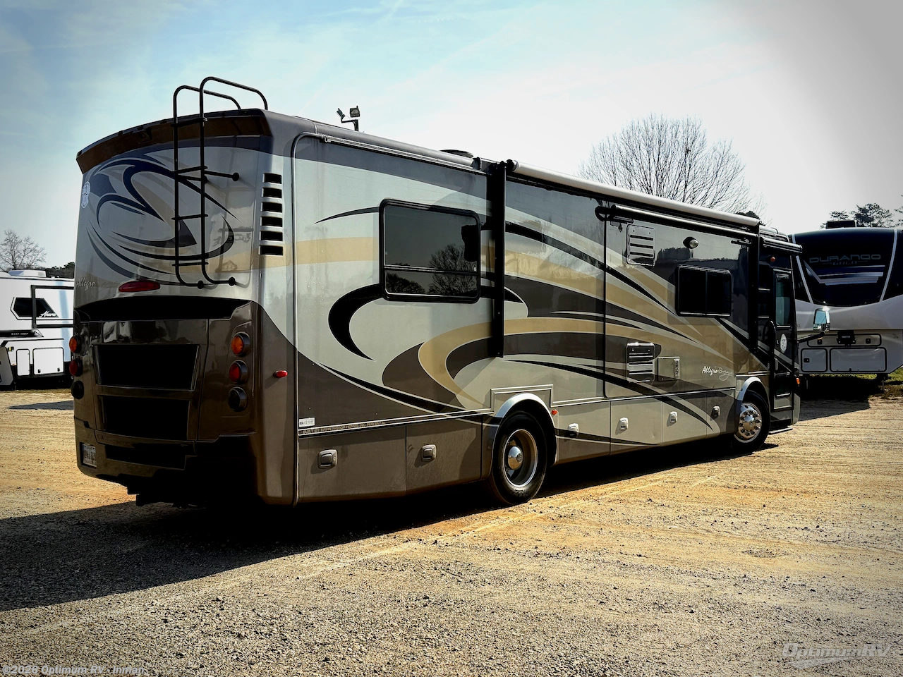 2013 Tiffin Allegro Breeze 32 BR - Used Class A For Sale by Optimum RV - Inman in Inman, South Carolina features Slideout