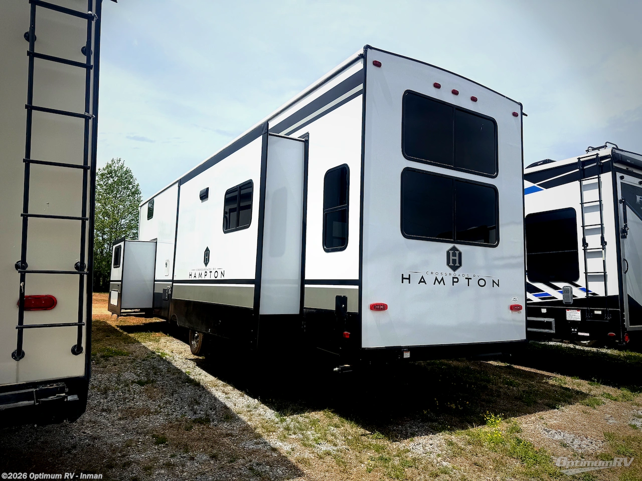 2024 Hampton HP375DBL by CrossRoads from Optimum RV - Inman in Inman, South Carolina