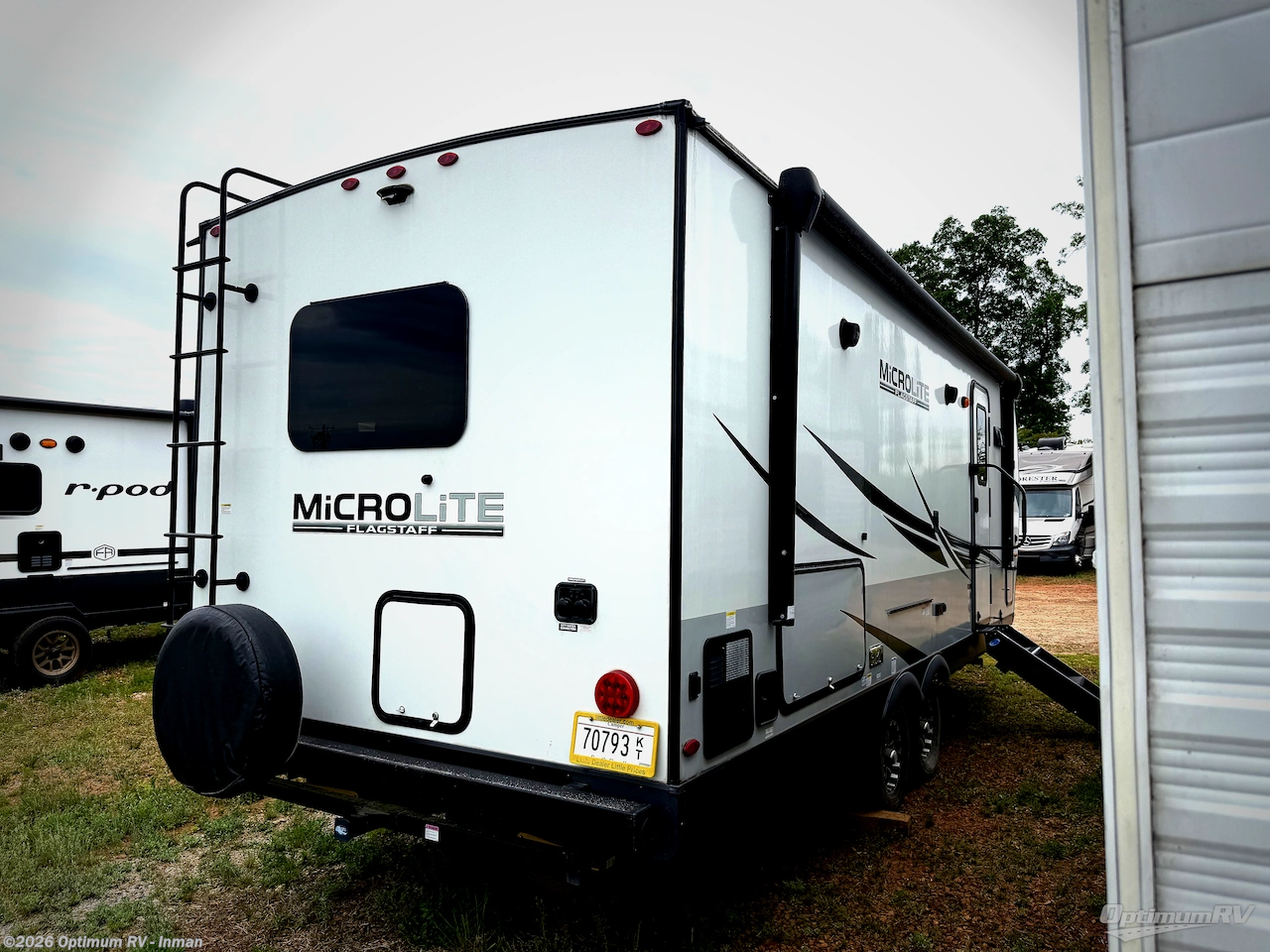 2022 Forest River Flagstaff Micro Lite 25FKS - Used Travel Trailer For Sale by Optimum RV - Inman in Inman, South Carolina features Slideout, Awning