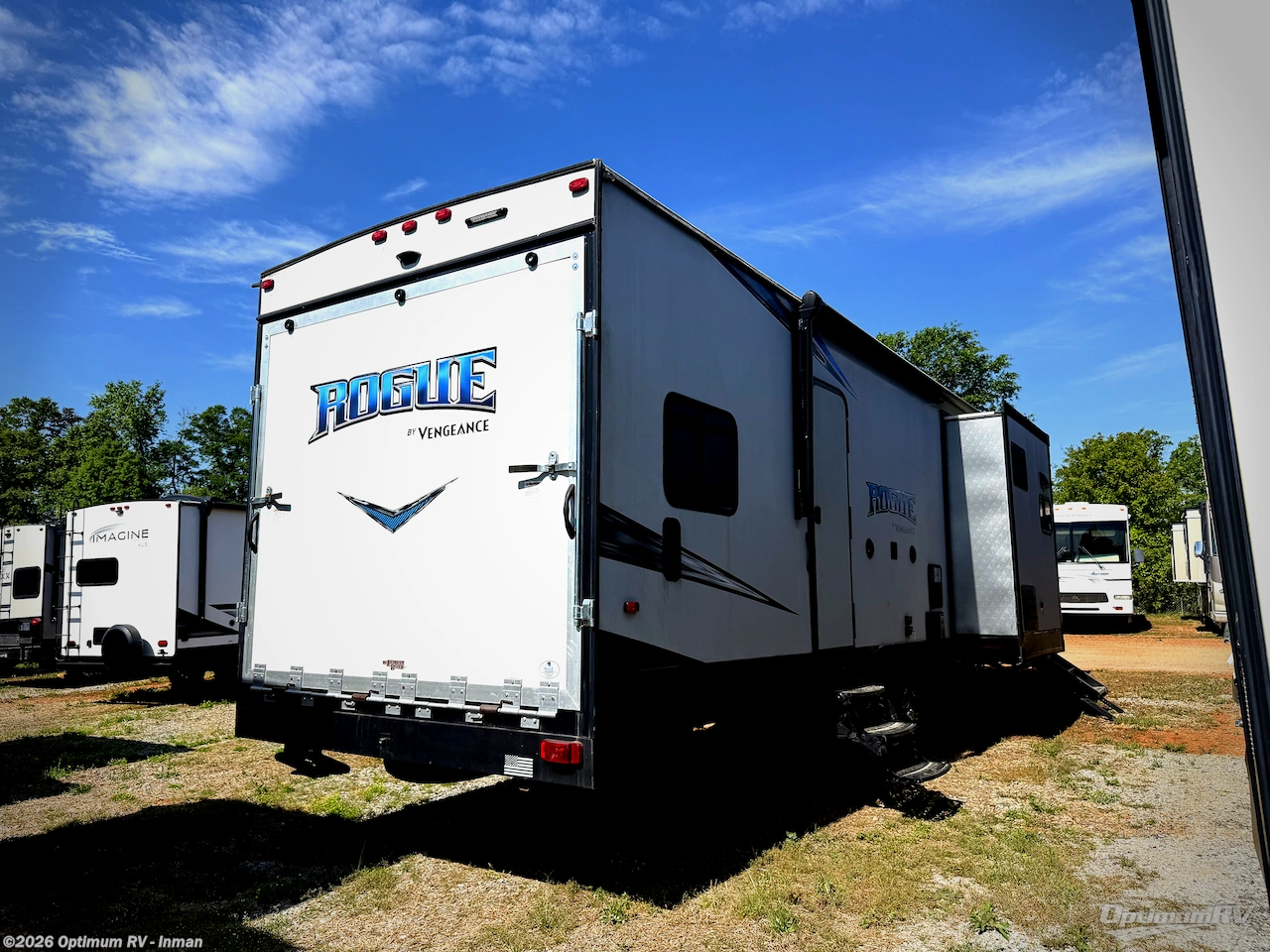 2019 Forest River Vengeance Rogue 32V - Used Travel Trailer For Sale by Optimum RV - Inman in Inman, South Carolina features Awning, Slideout