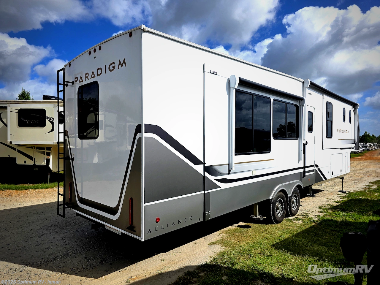 2025 Skyline Alliance Paradigm 382RK - Used Fifth Wheel For Sale by Optimum RV - Inman in Inman, South Carolina features Awning, Slideout