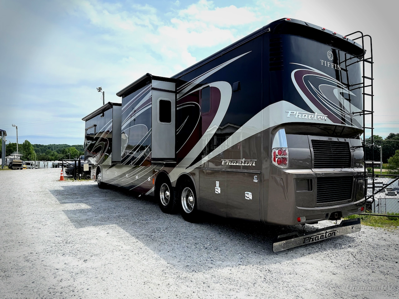 2016 Phaeton 44OH by Tiffin from Optimum RV - Inman in Inman, South Carolina