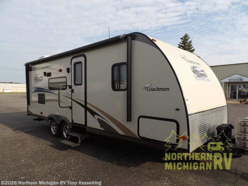 2014 Coachmen Freedom Express 230BH RV for Sale in Gaylord, MI 49735