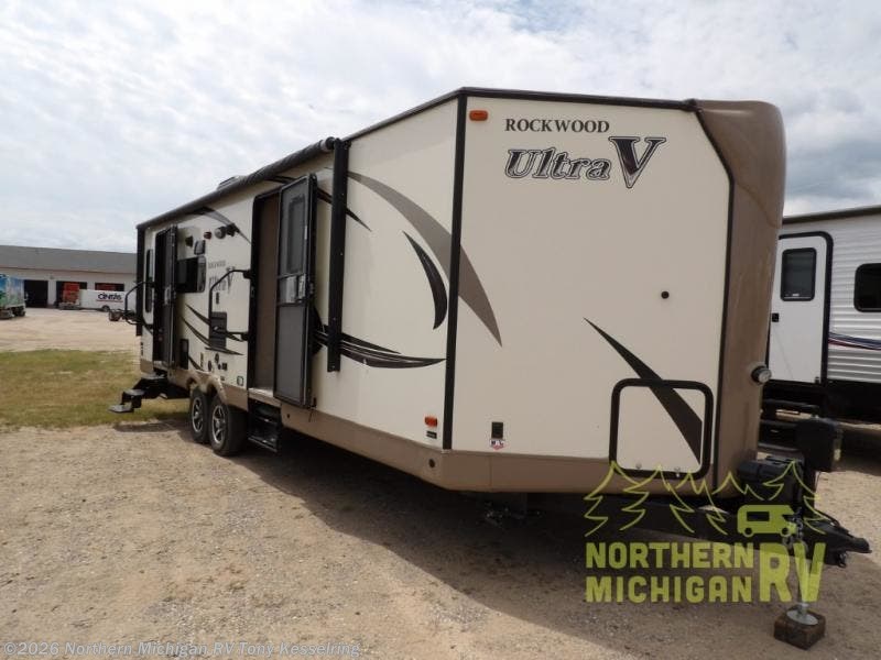 2017 Forest River Rockwood Ultra V 2715VS RV for Sale in Gaylord, MI