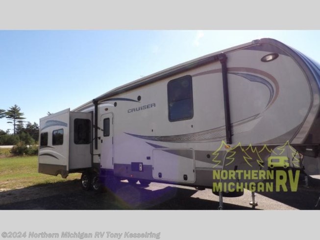 Used 2016 CrossRoads Cruiser CF345BH available in Gaylord, Michigan