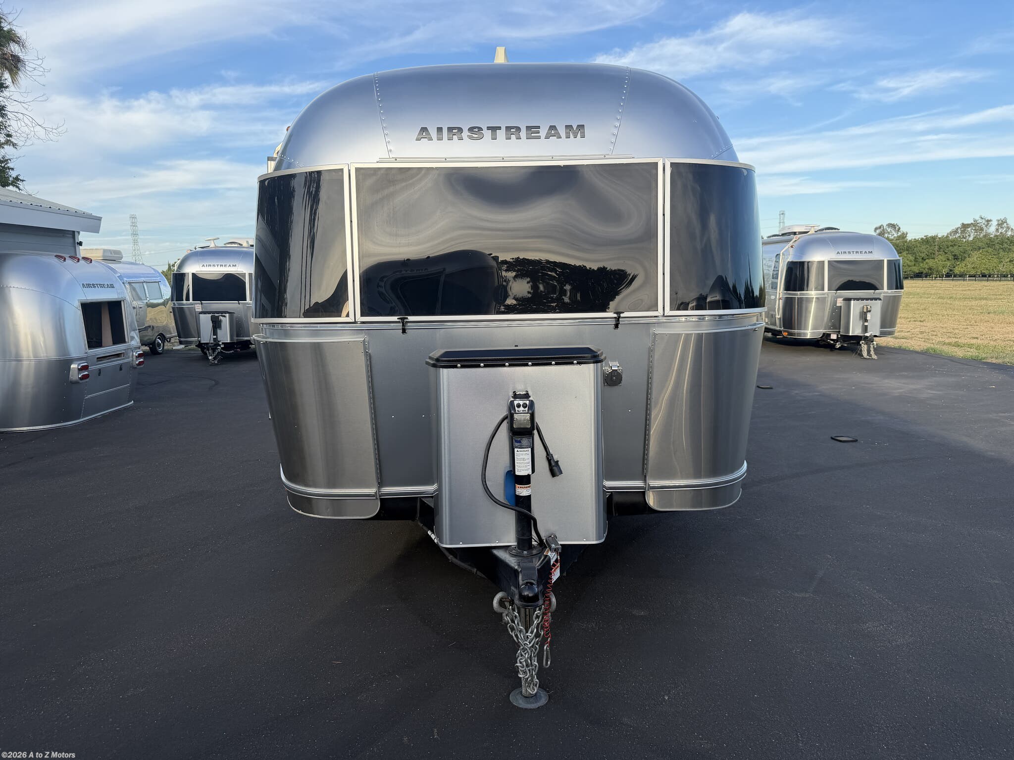 2021 Airstream Globetrotter 25FB - Used Travel Trailer For Sale by A to Z Motors in Winters, California features Generator, Roof Vent, DVD Player, Non-Smoking Unit, Auxiliary Battery