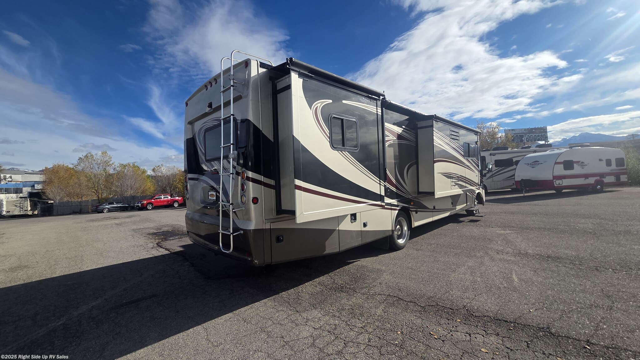 2013 Challenger 37GT by Thor Motor Coach from Right Side Up RV Sales in Salt Lake City, Utah