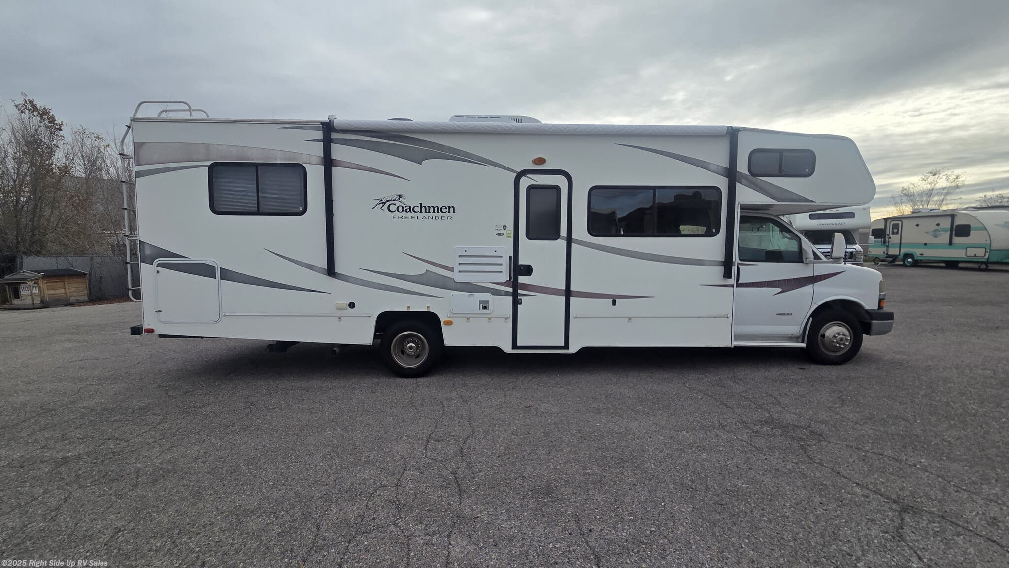 2012 Freelander 28QB by Coachmen from Right Side Up RV Sales in Salt Lake City, Utah
