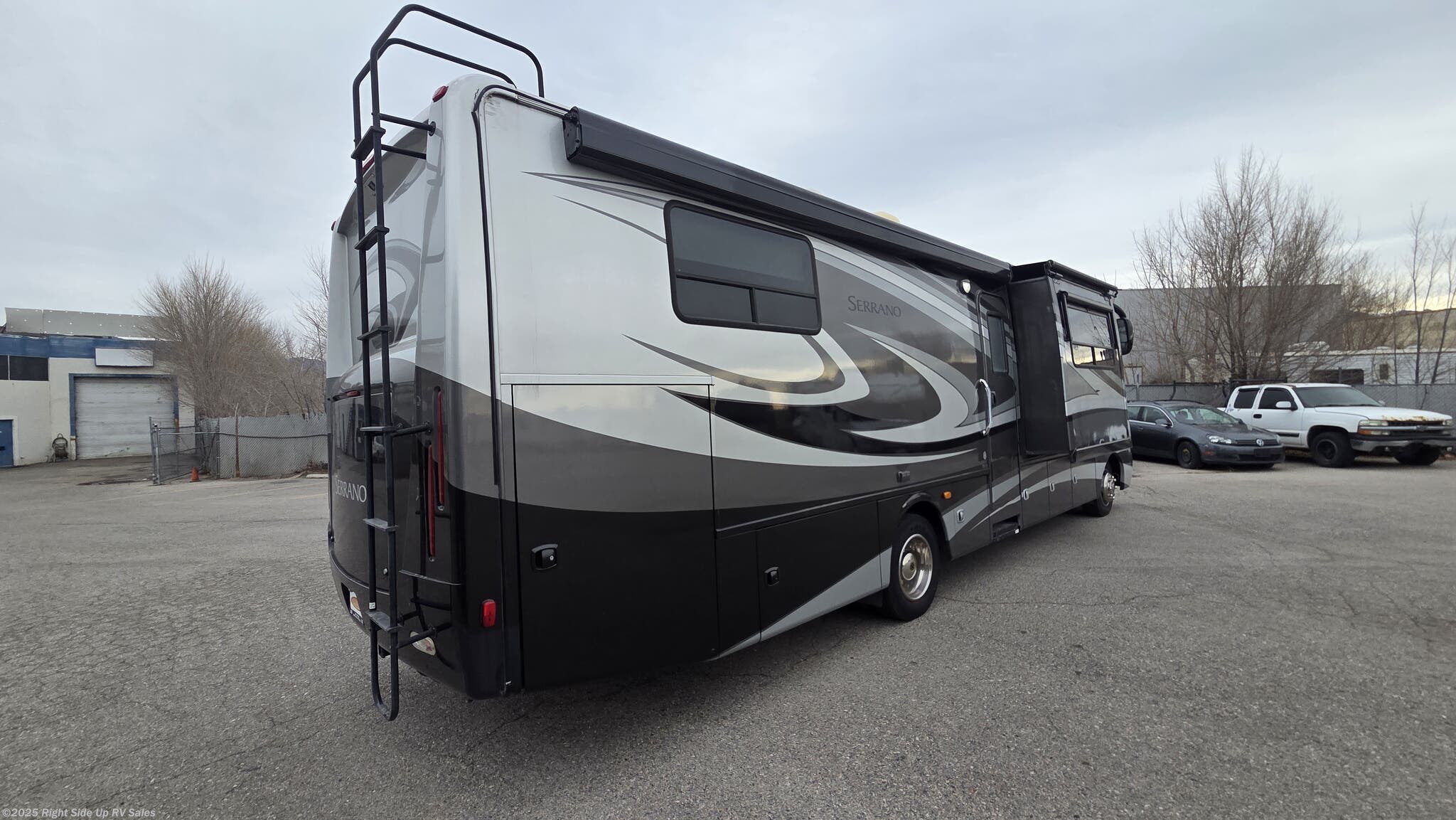 2011 Serrano 31V by Four Winds from Right Side Up RV Sales in Salt Lake City, Utah