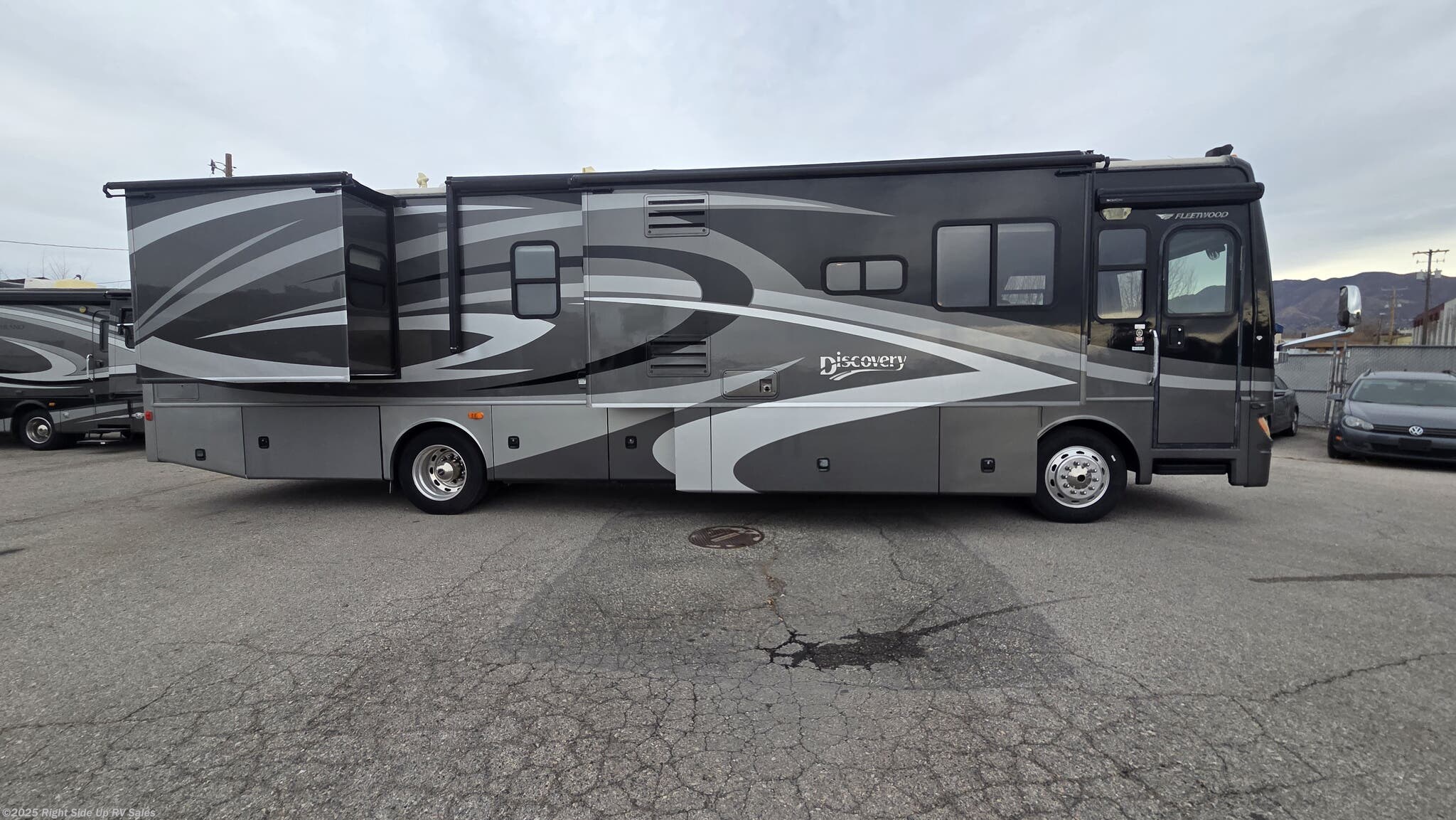 2008 Fleetwood Discovery 39R - Used Class A For Sale by Right Side Up RV Sales in Salt Lake City, Utah