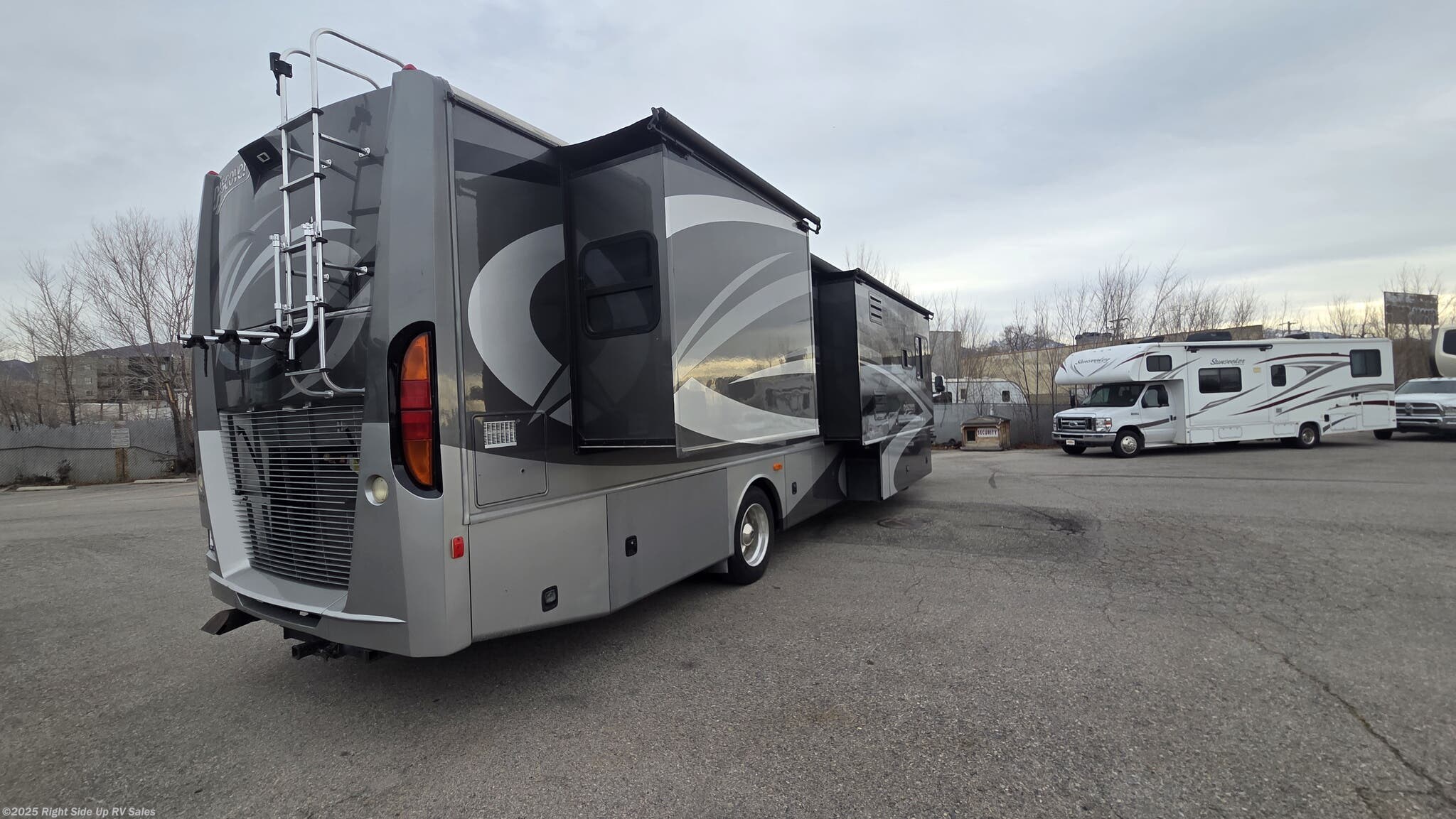 2008 Discovery 39R by Fleetwood from Right Side Up RV Sales in Salt Lake City, Utah