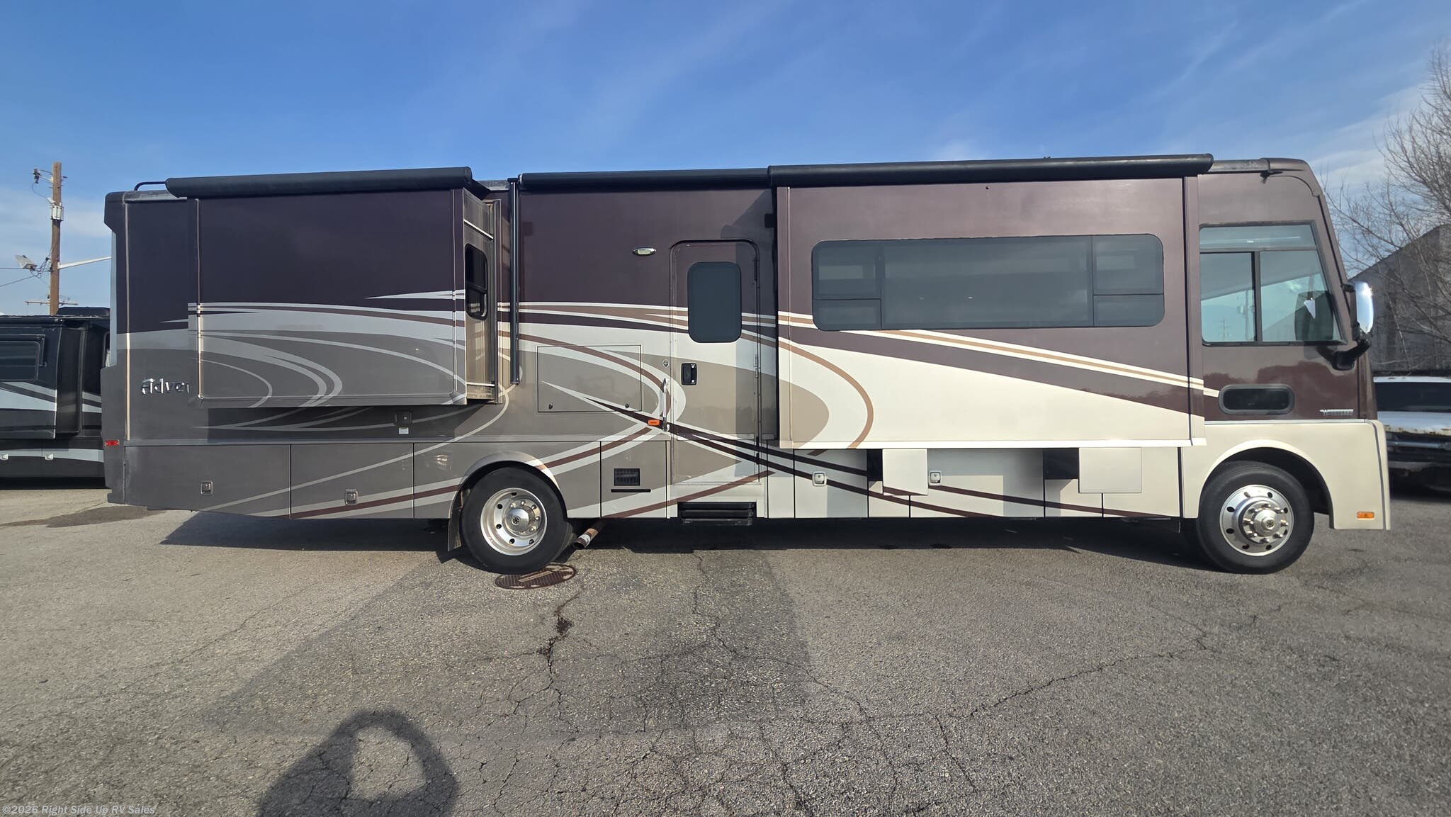 2017 Adventurer 37F by Winnebago from Right Side Up RV Sales in Salt Lake City, Utah