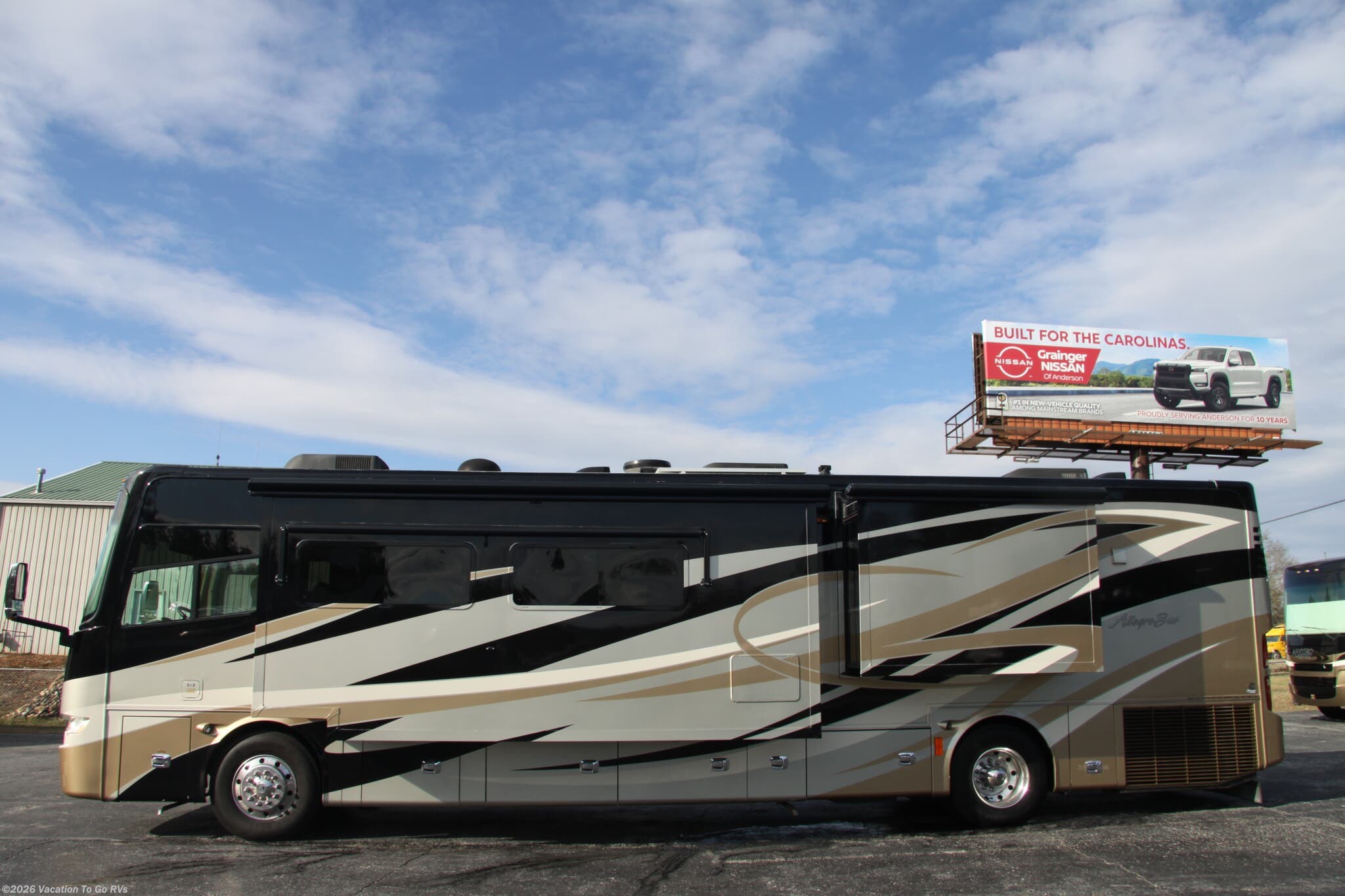 2012 Tiffin Allegro Bus 40qbp bath half - Used Class A For Sale by Vacation To Go RVs in Pendleton, South Carolina features Slideout, Hitch, 50 Amp Service, Backup Monitor, Batteries