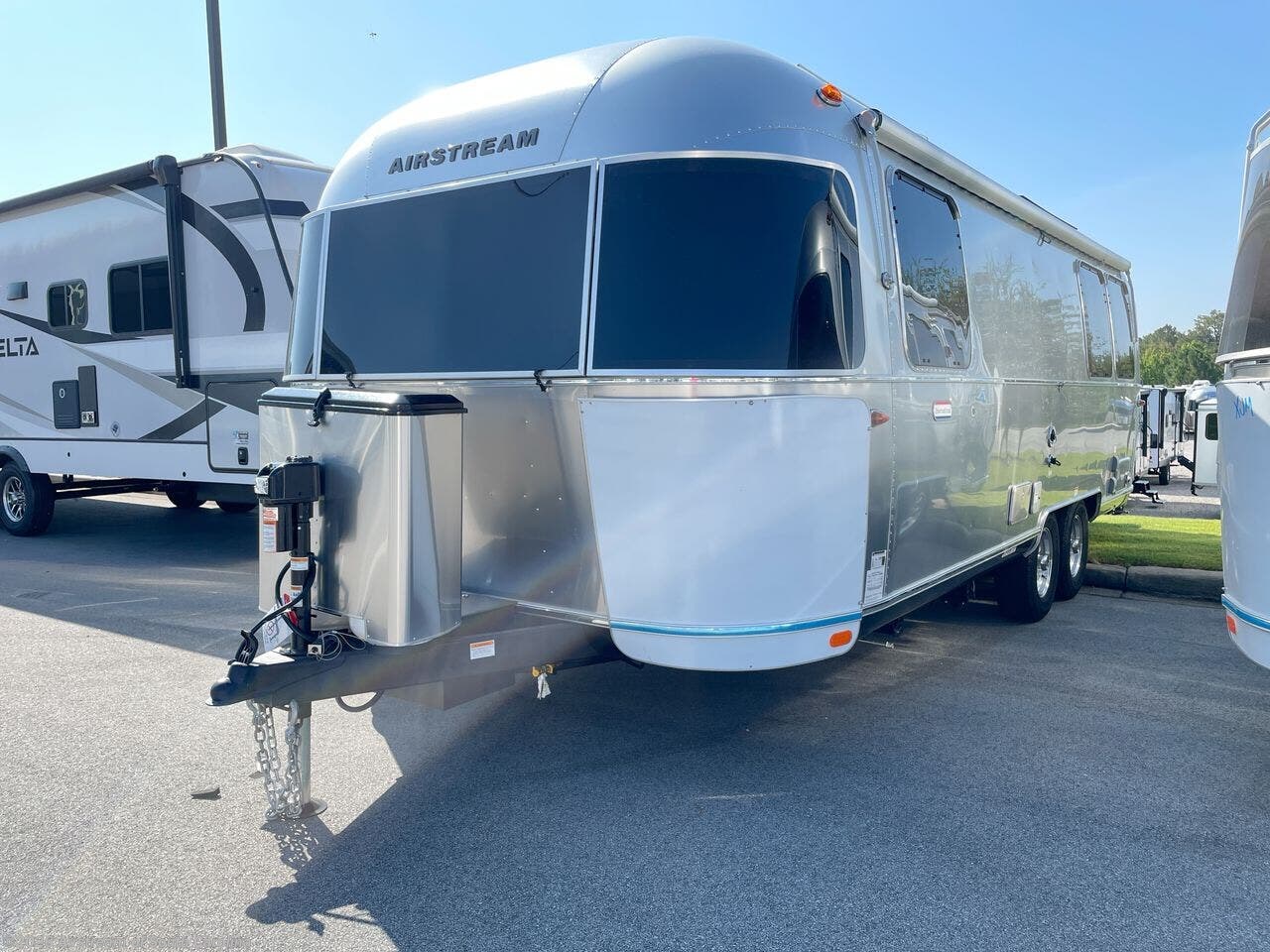 New 2025 Airstream International 25FB available in Lexington, South Carolina