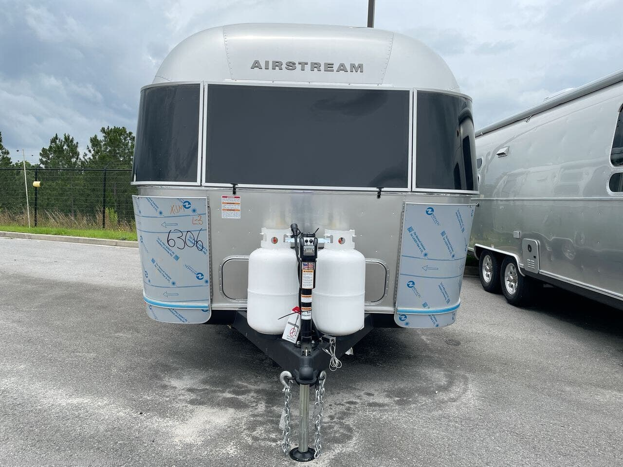 New 2025 Airstream Flying Cloud 30FB Bunk available in Lexington, South Carolina