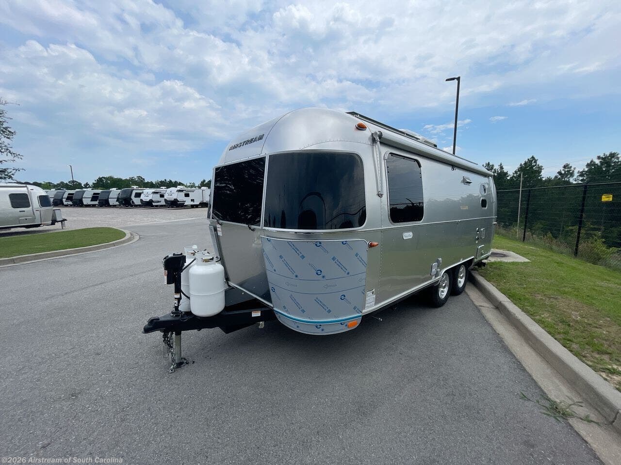 2026 Flying Cloud 23FB by Airstream from Airstream of South Carolina in Lexington, South Carolina
