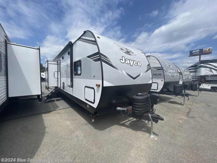 New 2025 Jayco Jay Flight 331BTS available in Concord, North Carolina