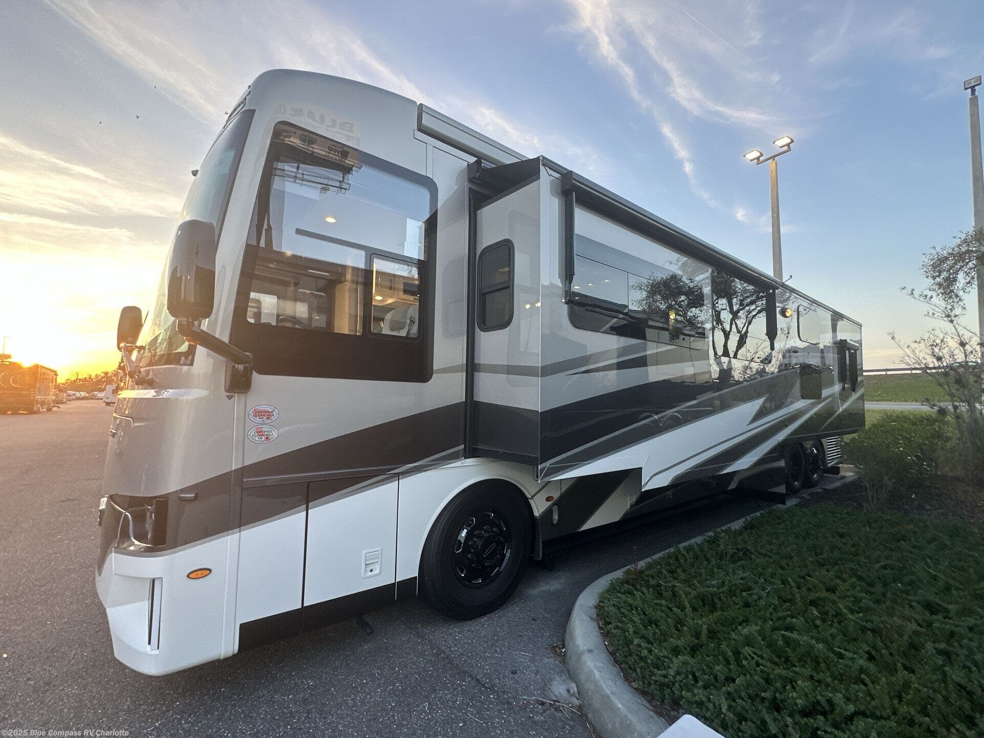 New 2025 Newmar Dutch Star 4340 available in Concord, North Carolina
