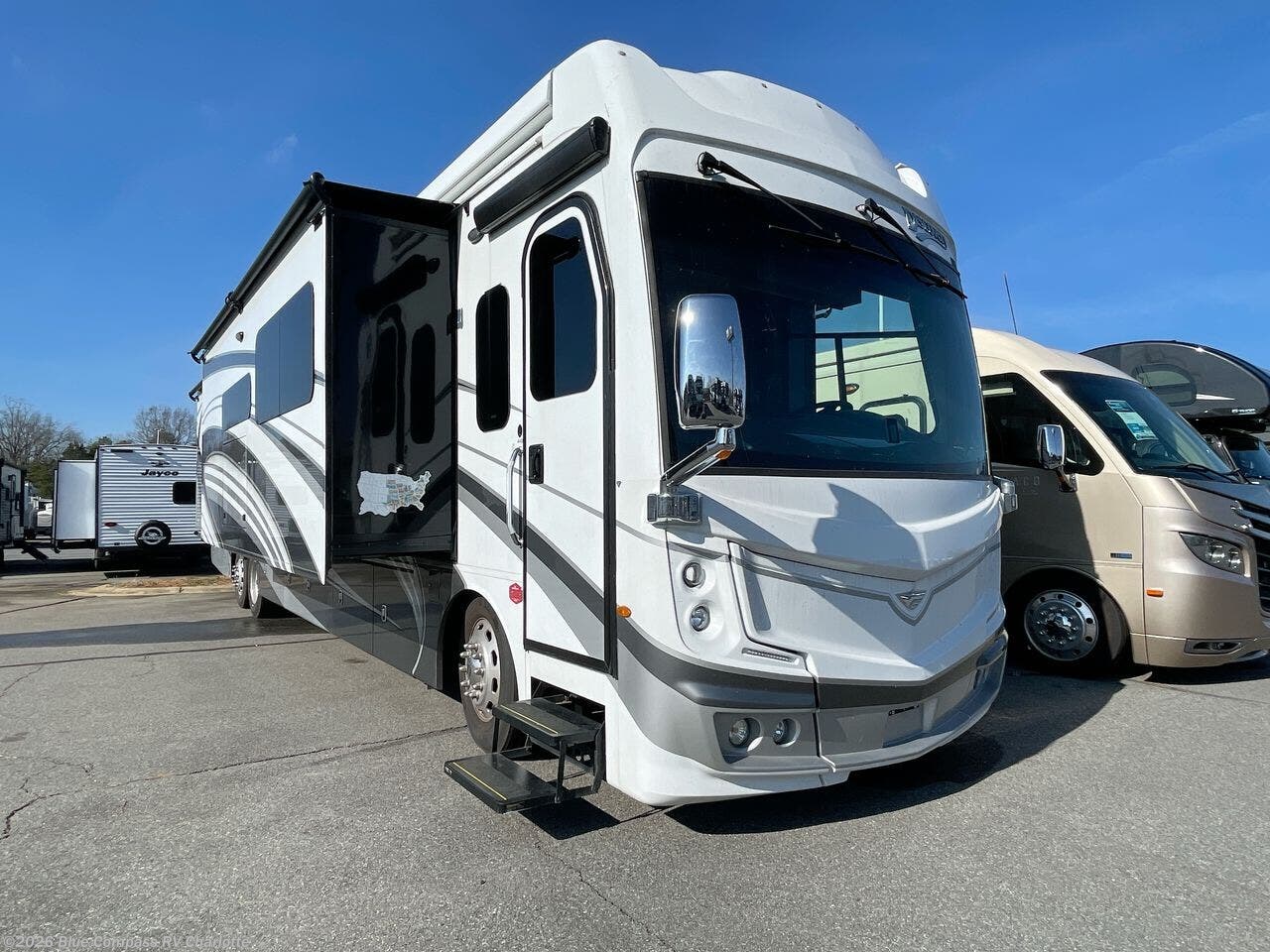 2024 Fleetwood Discovery 44B - Used Class A For Sale by Blue Compass RV Charlotte in Concord, North Carolina