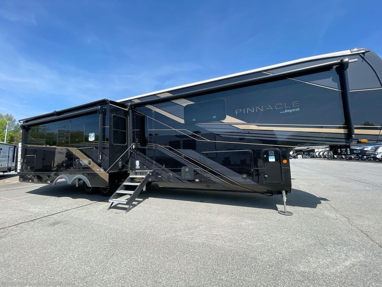 2026 Pinnacle 38FBRK by Jayco from Blue Compass RV Charlotte in Concord, North Carolina