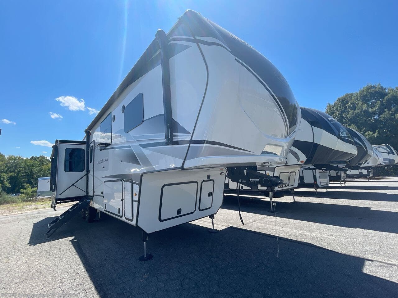 2024 Montana 3231CK by Keystone from Blue Compass RV Charlotte in Concord, North Carolina
