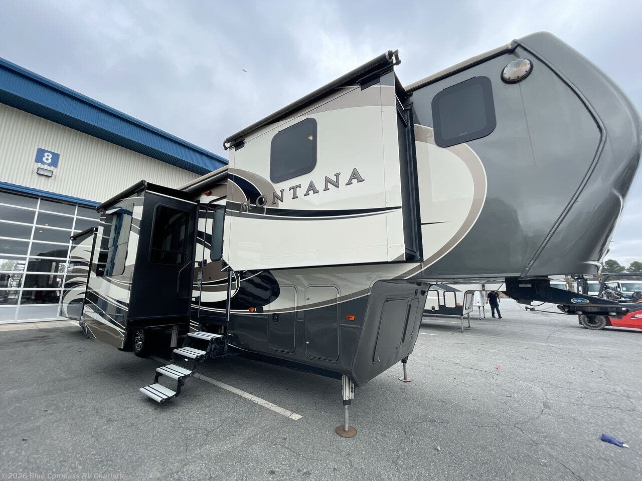 2016 Montana 3820FK by Keystone from Blue Compass RV Charlotte in Concord, North Carolina