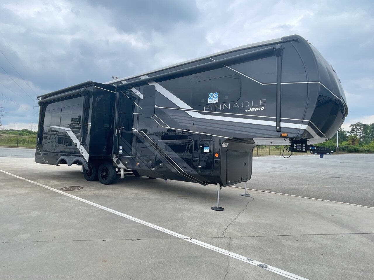 2026 Pinnacle 32RLTS by Jayco from Blue Compass RV Charlotte in Concord, North Carolina