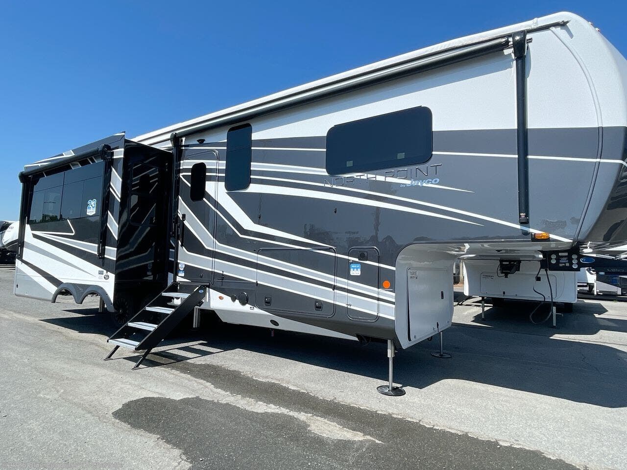 2026 North Point 310RLTS by Jayco from Blue Compass RV Charlotte in Concord, North Carolina