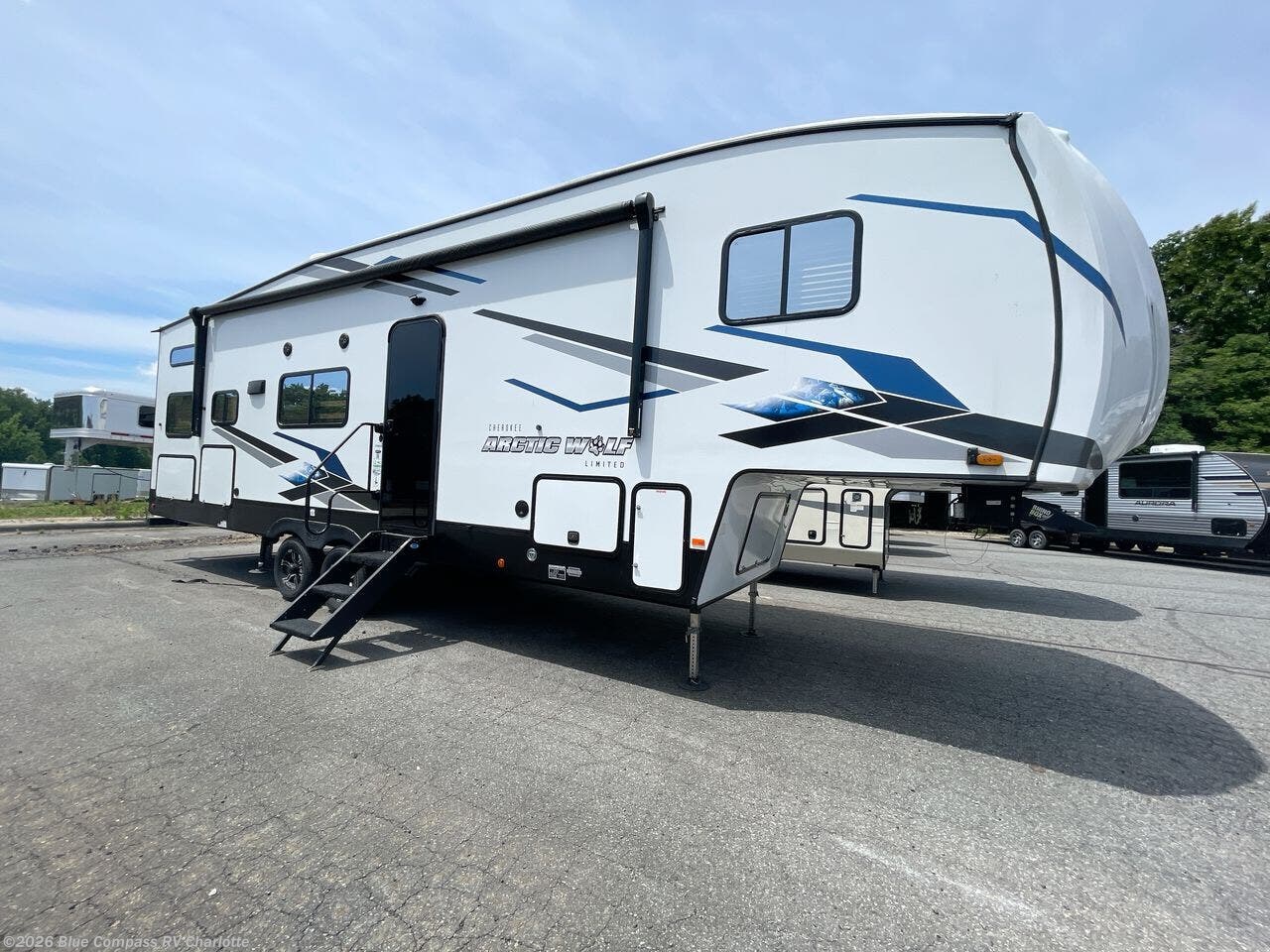 2024 Cherokee Arctic Wolf 287BH by Forest River from Blue Compass RV Charlotte in Concord, North Carolina