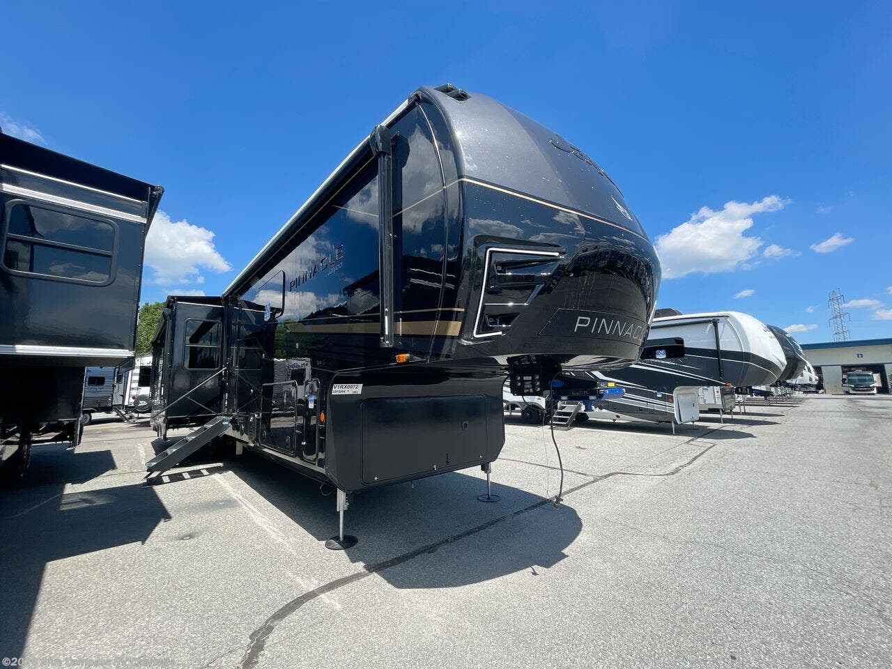 2027 Pinnacle 38FBRK by Jayco from Blue Compass RV Charlotte in Concord, North Carolina