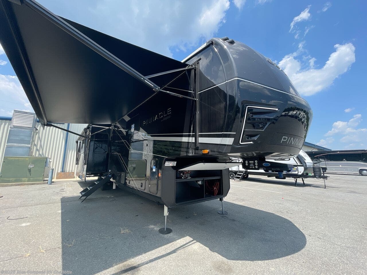 2027 Pinnacle 38FBRK by Jayco from Blue Compass RV Charlotte in Concord, North Carolina