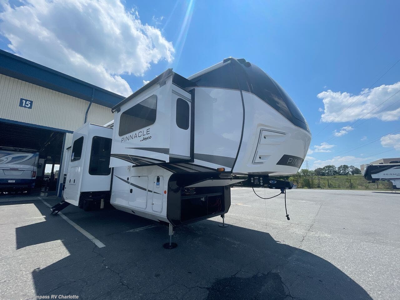 2027 Pinnacle 39FLOK by Jayco from Blue Compass RV Charlotte in Concord, North Carolina