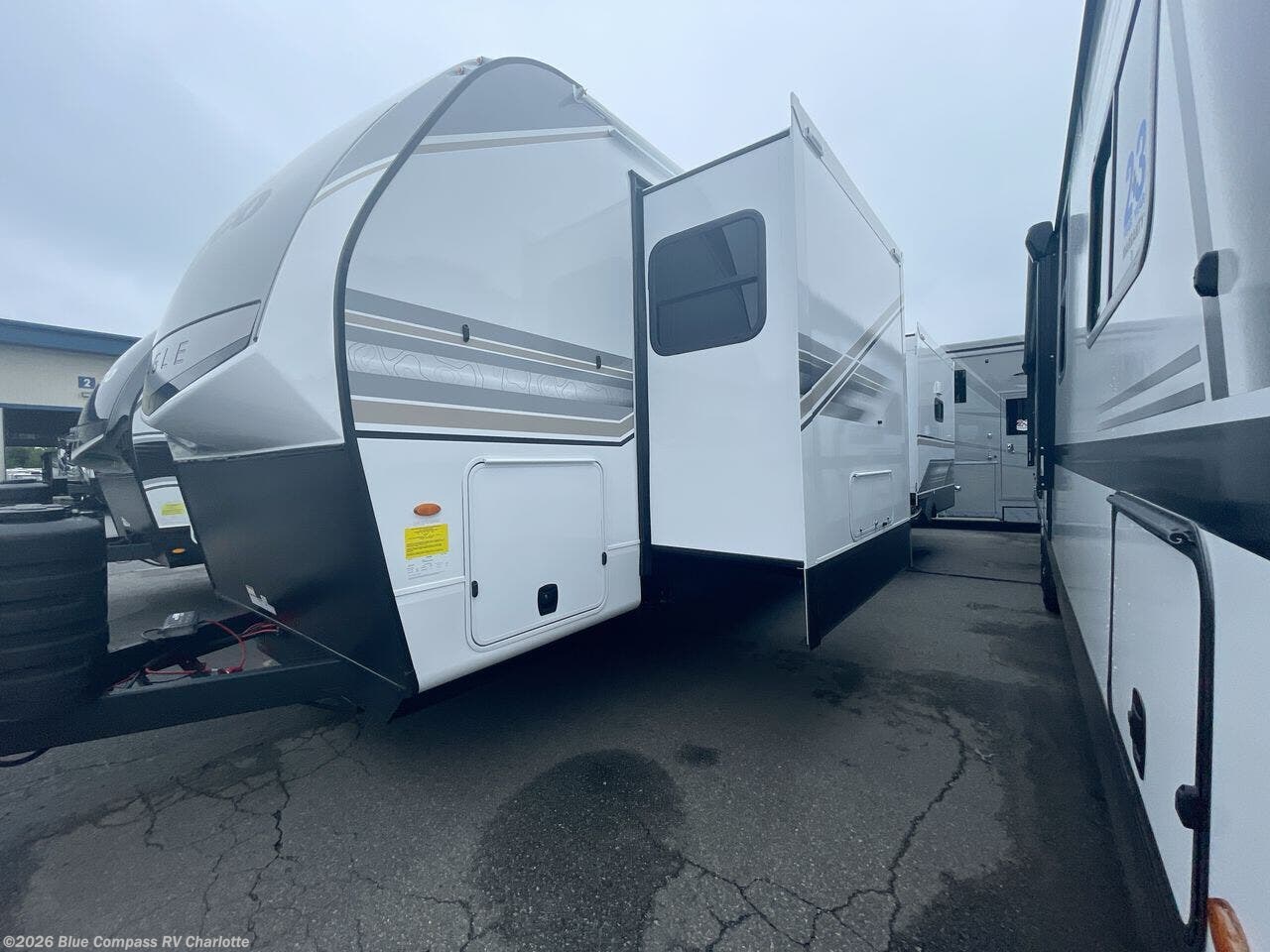 New 2027 Jayco Eagle 294CKBS available in Concord, North Carolina