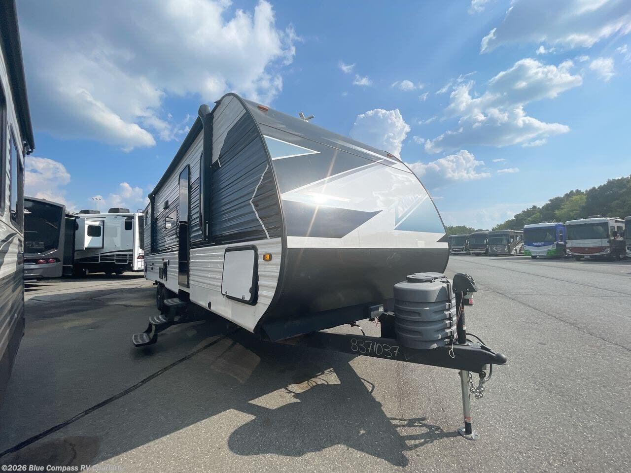 2025 Zinger Lite 290QB by CrossRoads from Blue Compass RV Charlotte in Concord, North Carolina
