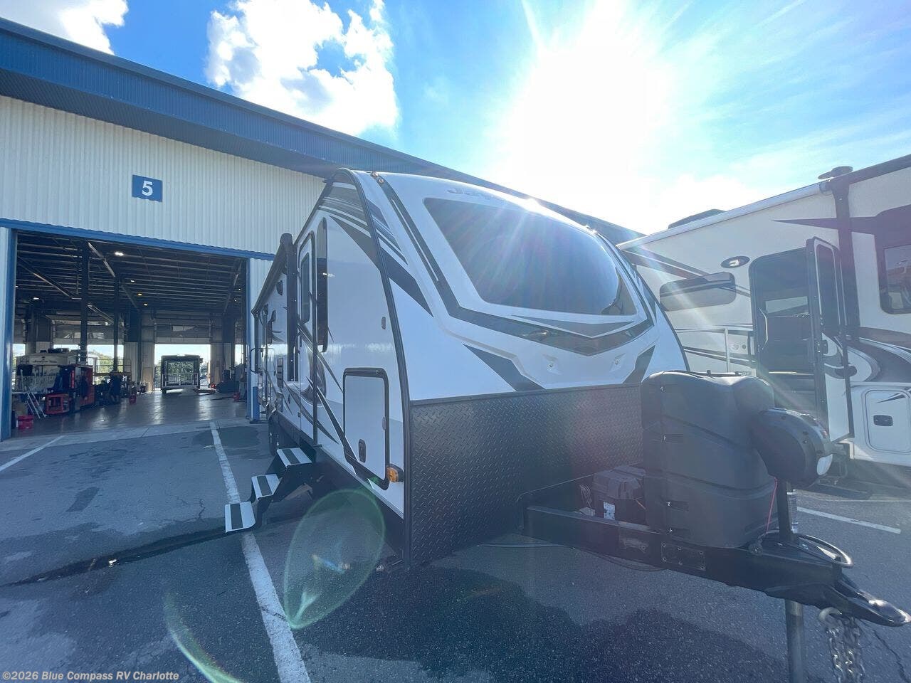 2022 White Hawk 27RB by Jayco from Blue Compass RV Charlotte in Concord, North Carolina